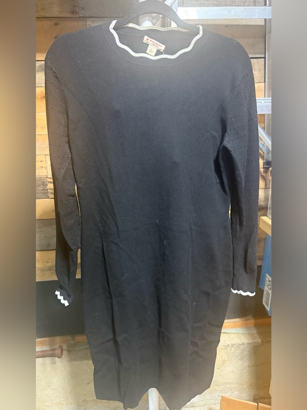 Brooks Brothers Black Crewneck Sweater with White Scallop Trim Large